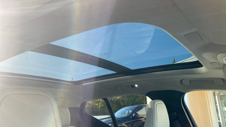 Volvo Xc40 2.0 B4P Inscription Pro 5dr Auto Petrol Estate